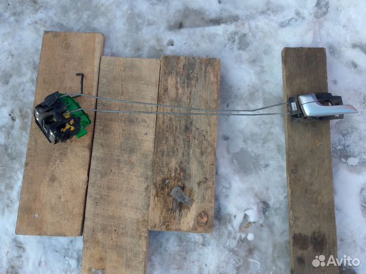 Замок двери задней левой Kia Rio 3 2013