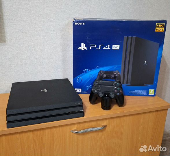 XBox ONE S + 2 геймпада