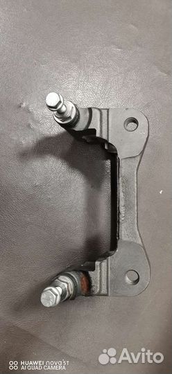 Скоба суппорта