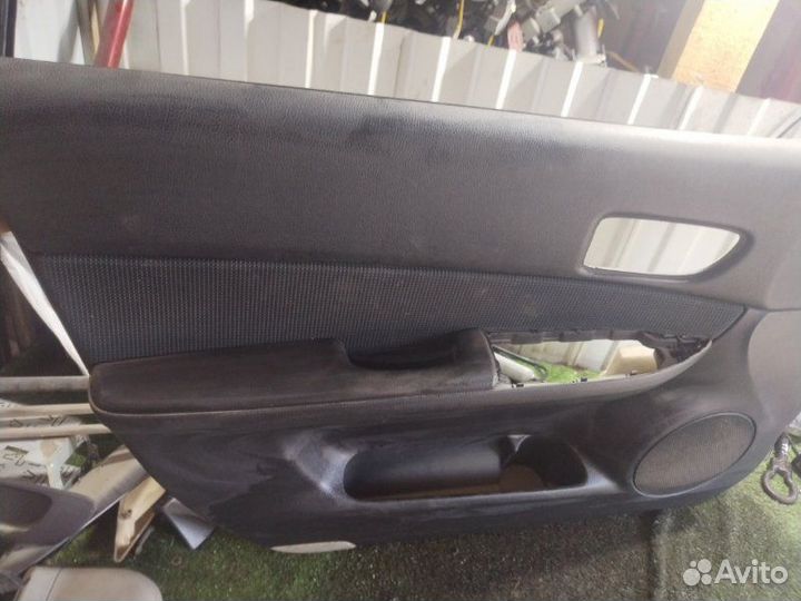 Обшивка боковой двери передняя левая Mazda 6 2008