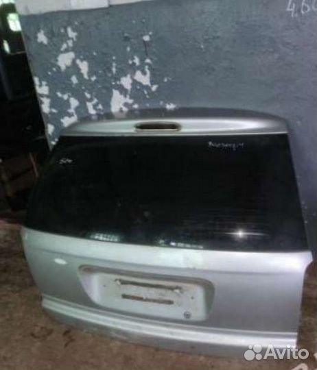 Крышка багажника Chrysler Voyager IV