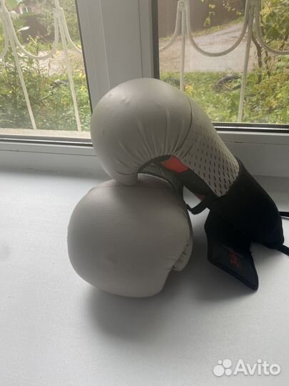 Боксерские перчатки 12 oz