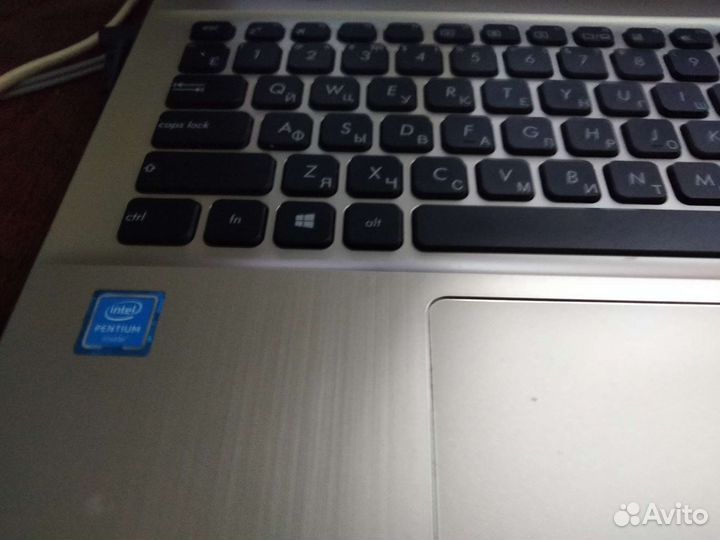 Ноутбук asus
