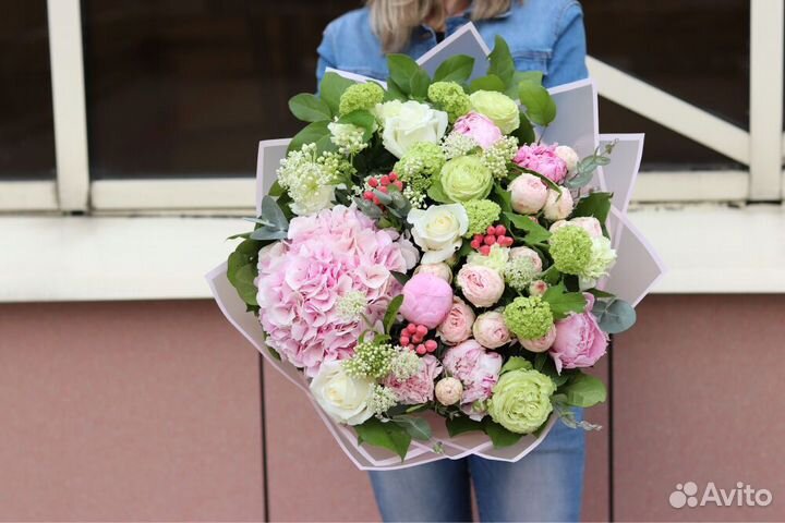 Доставка цветов в Москве. Букеты и композиции