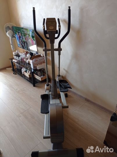 Эллиптический тренажер torneo