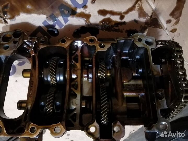 Масленный насос Балансирный вал Ауди А4 Б6 2.0 ALT