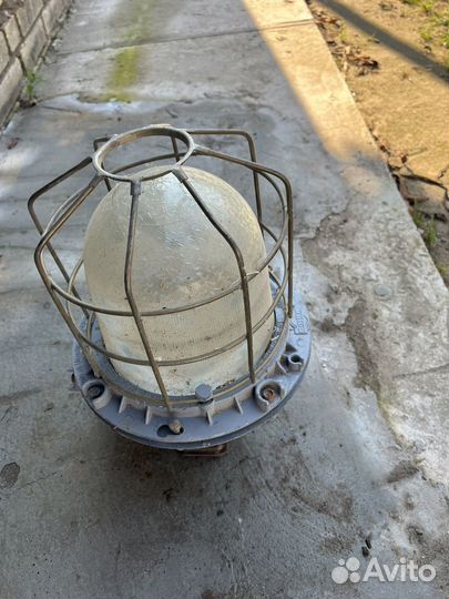 Уличный фонарь