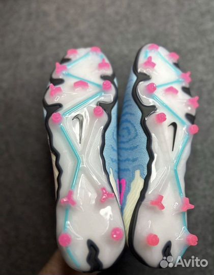 Футбольные бутсы Nike Phantom голубые