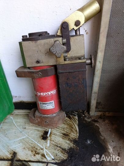 Домкрат железнодорожный бу