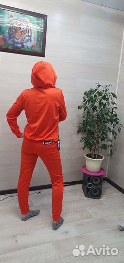 Спортивный костюм