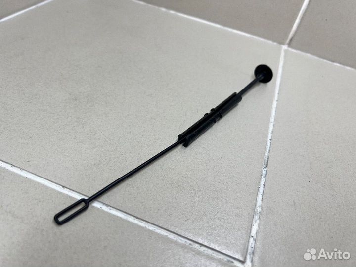 Тросик лючка бензобака Mercedes W204