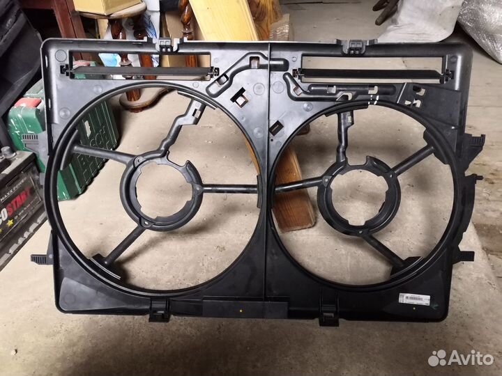 Диффузор радиатора Audi Q5 8K0121003AE