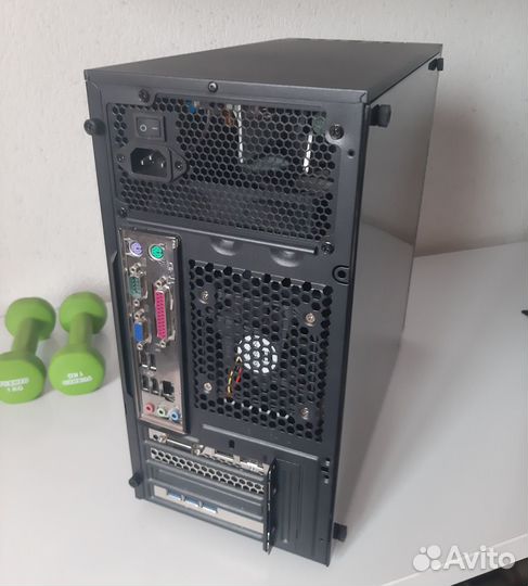 Суровый Xeon в черном