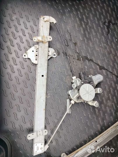 Стеклоподъемник на Mitsubishi lancer 9