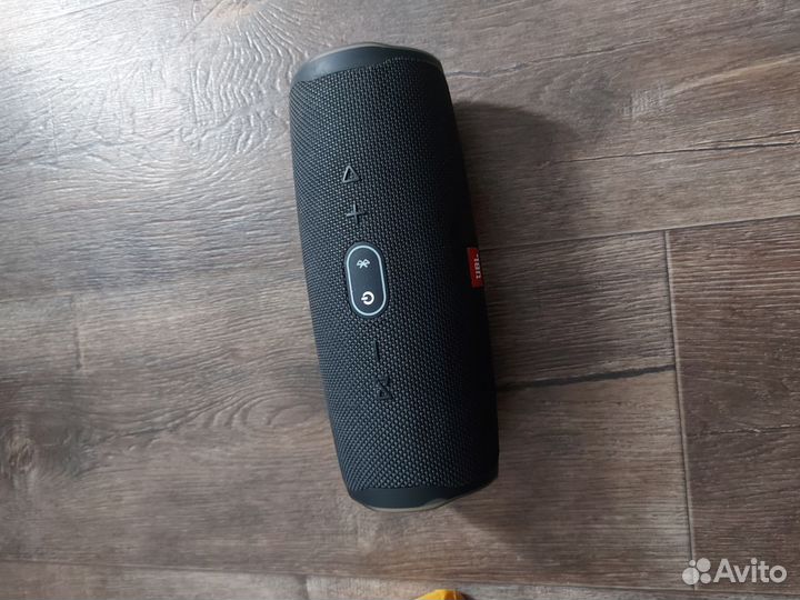Колонка jbl charge 4