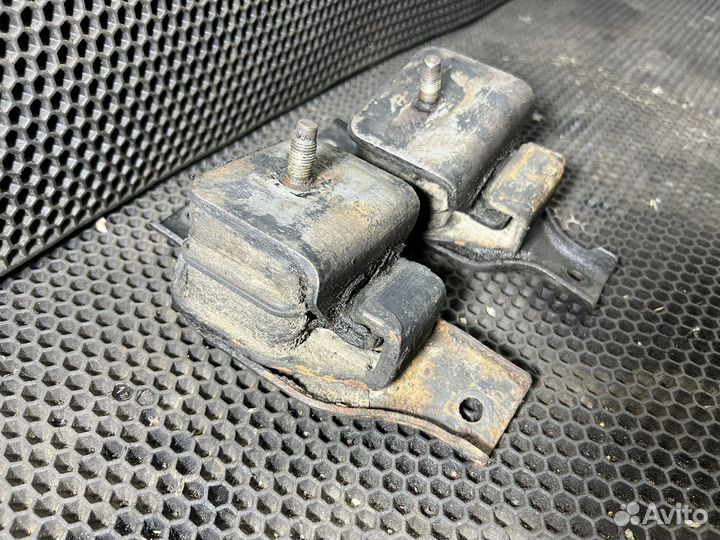 Подушки двс Subaru Legacy 2