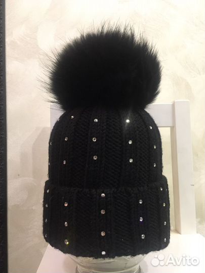 Шапка со стразами