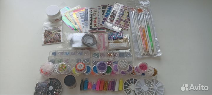 Блёстки стразы втирки наклейки для маникюра