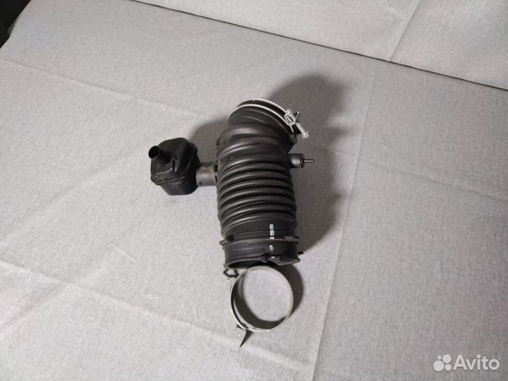 Патрубок воздушного фильтра Rav 4 50