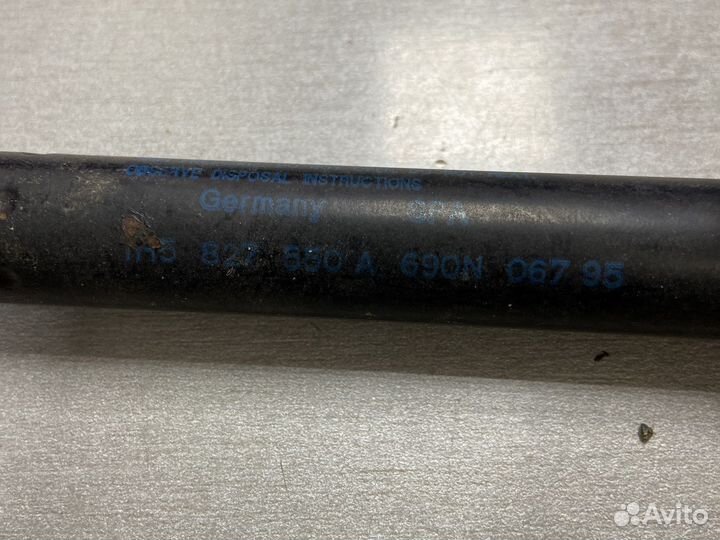 Амортизатор багажника vw vento б/у