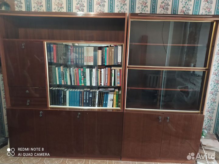 Книжный шкаф сервант