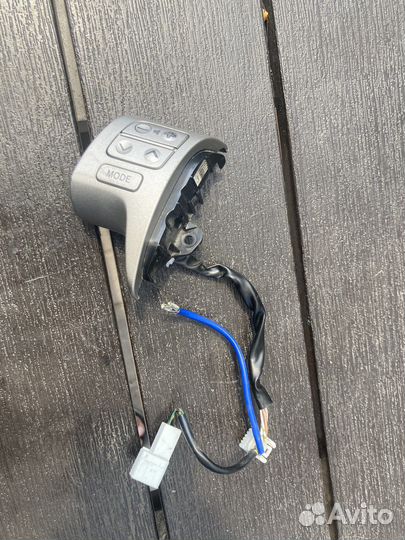 Кнопки в руль toyota corolla e 150