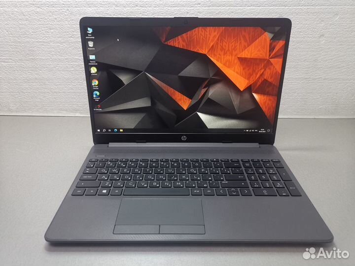 Ноутбук HP i3-1115G4 для дома и работы как новый