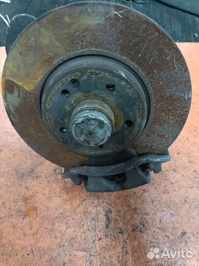 Ступица передняя левая Mercedes-Benz Clk-Class 209