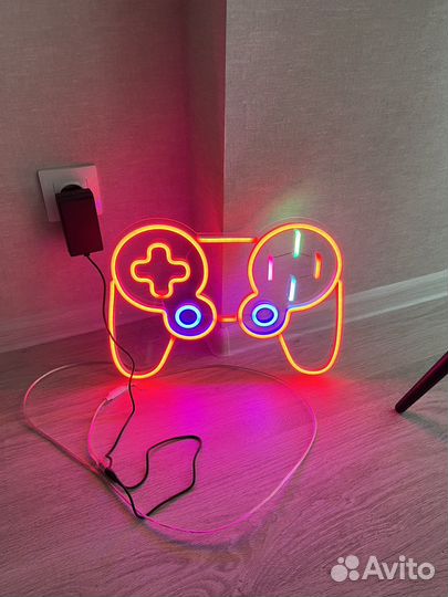 Светильник /Ночник/геймпад/отличное состояние
