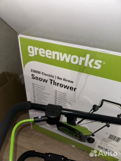 Снегоуборщик электрический новый greenworks SN2300