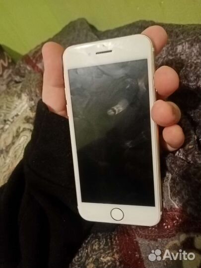 Телефон iPhone 7