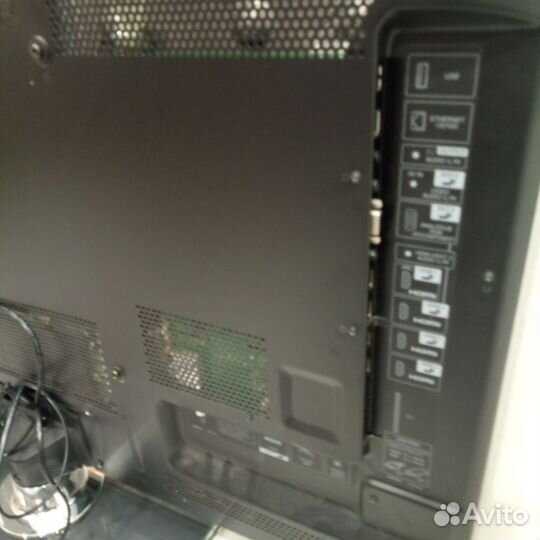 Телевизор бу sharp LC 40LE820ERU quattro