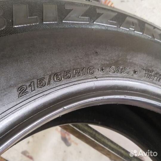 Bridgestone Blizzak Revo GZ 215/65 R16