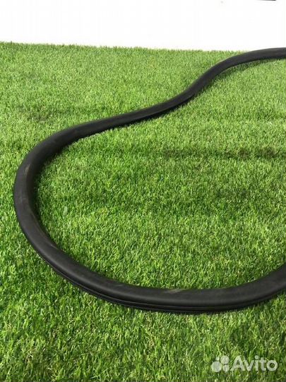 Уплотнитель дверного проема задний левый Ford