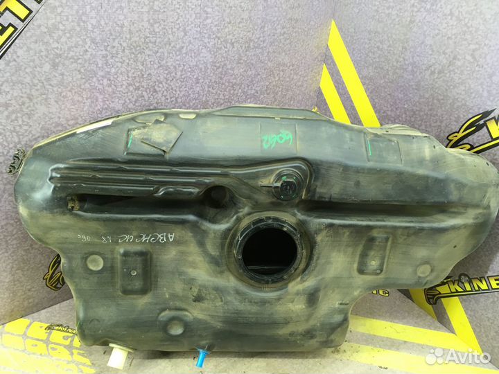 Бак топливный Бензобак Тойота Авенсис Avensis 2006