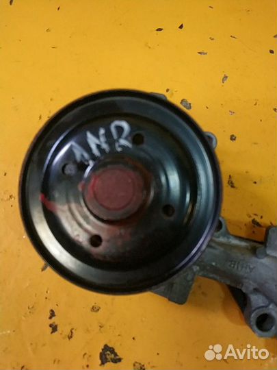 Помпа Тойота Королла е150 1.3 1nr fe