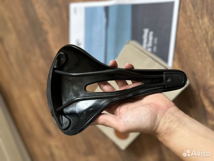 Велосипедное седло Brooks C17 Cambium Carved