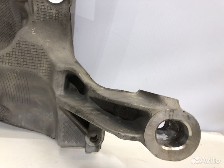 Подрамник передний range rover evoque