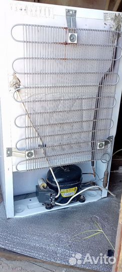 Холодильник маленький б/у