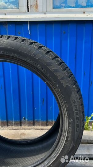 Bridgestone Blizzak Spike-02 235/45 R18