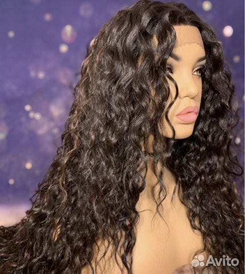 Волнистый парик на сетке с мелированием