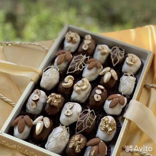 Финики в шоколаде