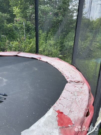 Батут с защитной сеткой