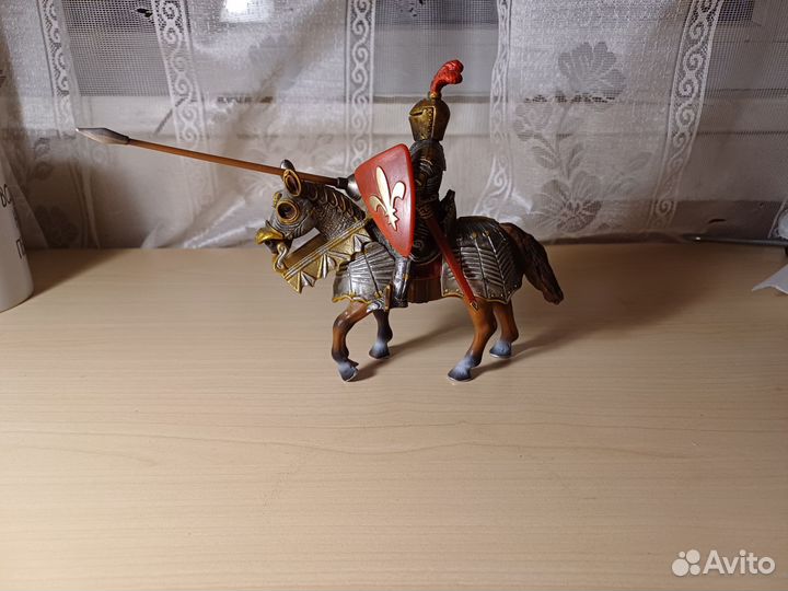 Коллекционный конный рыцарь schleich