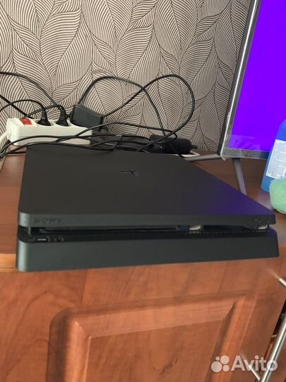 Sony playstation 4 slim