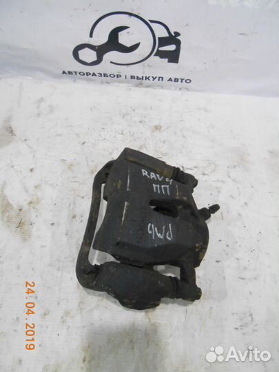 Передний правый суппорт Toyota RAV4 XA30