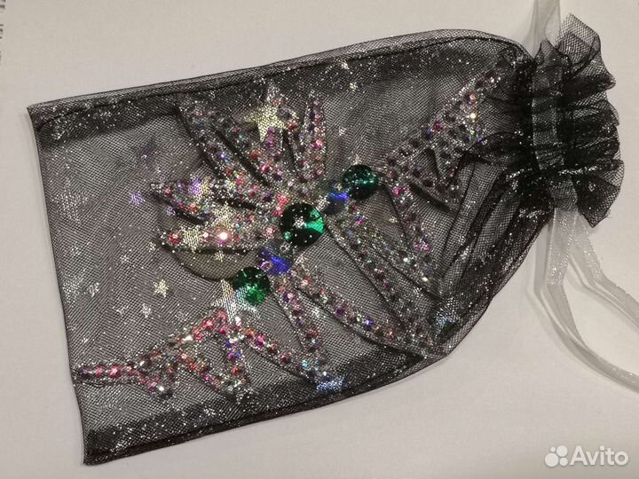 Украшение на шишку. Коронка для гимнастики