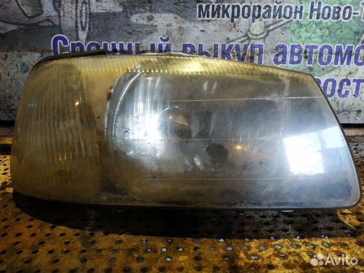 Фара передняя правая Hyundai Accent