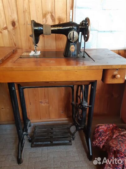 Швейная машинка подольская ножная