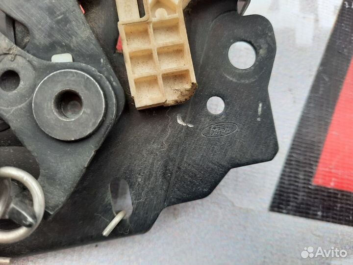 Замок капота Ford Focus 3 Форд Фокус 3 2010